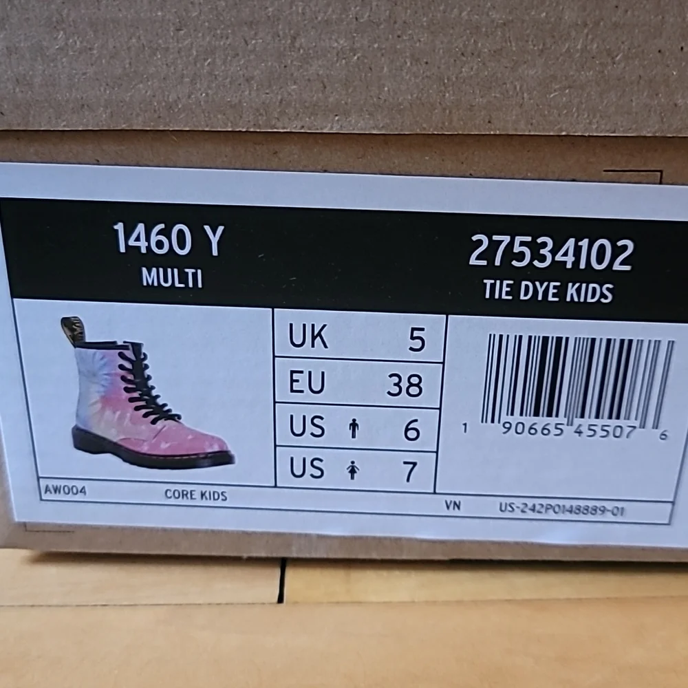 Dr. Marten's Girls Tye Dye Suede Boots, Size Kids 6M - Picture 12 of 16